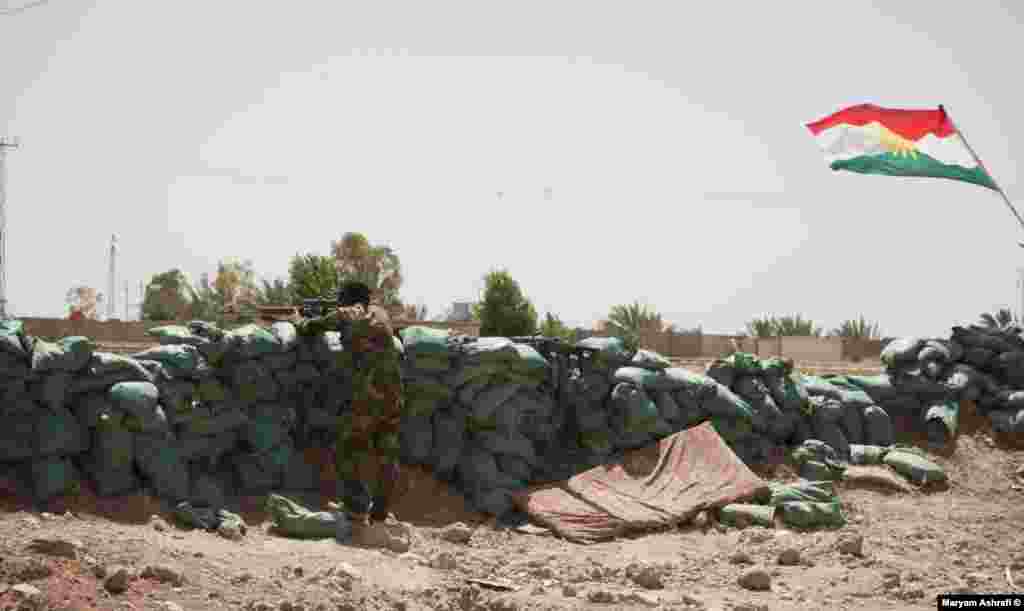 مواضع نیروهای پیش&zwnj;مرگه کرد عراقی در نزدیکی بشیر، کرکوک