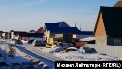 Slavyanka -- a so-called residential dacha cooperative on the outskirts of Novosibirsk -- dates only back to 2008. Many houses in the village are still partially built and unoccupied. 