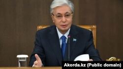 Президент Казахстана Касым-Жомарт Токаев проводит совещание в агентстве по финансовому мониторингу. Астана, 28 января 2026 года
