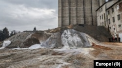 Optuženi biznismen je od početka 2022. pa sve do septembra 2024. odlagao plastični otpad u Varaždinu, Gospiću i Benkovcu. Na fotografiji Europola otpad na jednoj od lokacija gdje je odlagan, februar 2025.