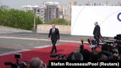 UK Prime Minister Keir Starmer arrives for the eighth summit of the European Political Community in Armenia on May 4.<br><br>The European Political Community (EPC) is a grouping of all European states minus Belarus, Russia, and the Vatican.<br>