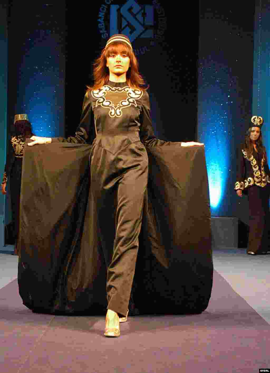 UAE- Istanbul fashion show in Dubai- 12/29/2006