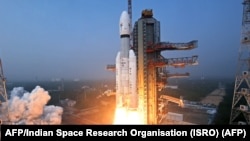 سپوږمکۍ د ډېسېمبر پر ۲۴مه په جنوبي هند کې له خلايي ډګره لېږدول شوې.