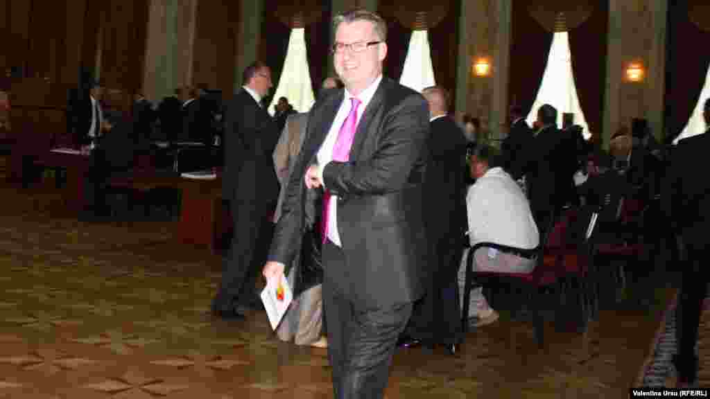 Dirk Scheubel sau UE prezentă la ora istoriei...