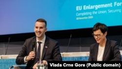 Форум за проширување на ЕУ, премиерот на Црна Гора Милојко Спајиќ и комесарката за проширување Марта Кос, 18 ноември 2025 година.