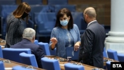 Председателката на парламентарната група на ГЕРБ Даниела Дариткова в новата зала на Народното събрание