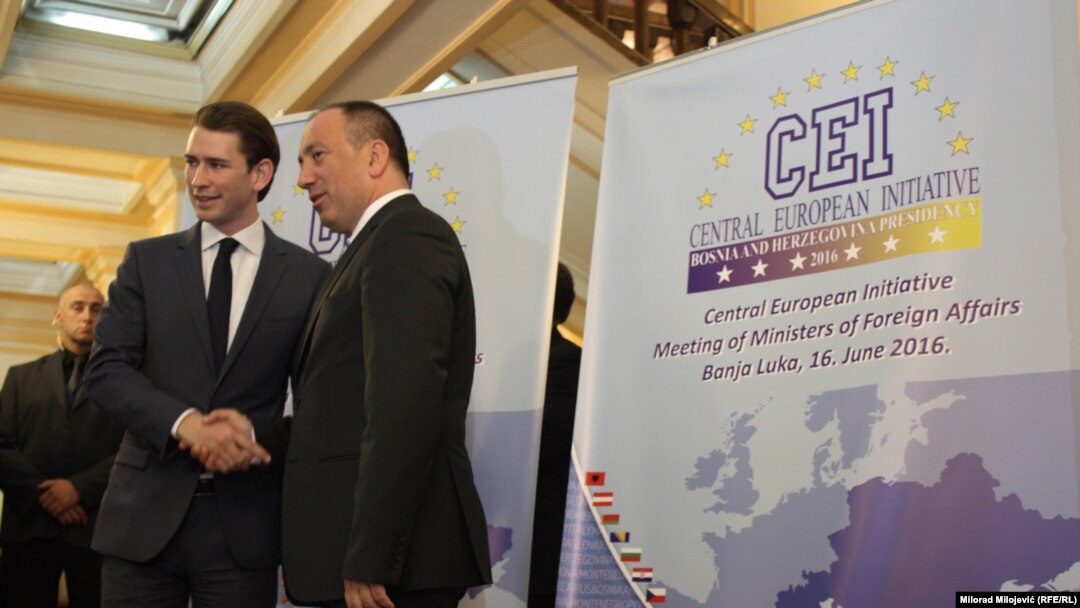Ministar vanjskih poslova Austrije Sebastian Kurz sa bh. šefom diplomatije Igorom Crnadkom u Banjaluci 16. juna 2016.