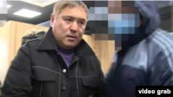 Камчы Кольбаев во время задержания. Октябрь 2020 года.