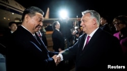 Premierul Ungariei, Viktor Orban, l-a așteptat la aeroportul din Budapesta pe președintele Chinei, Xi Jinping.