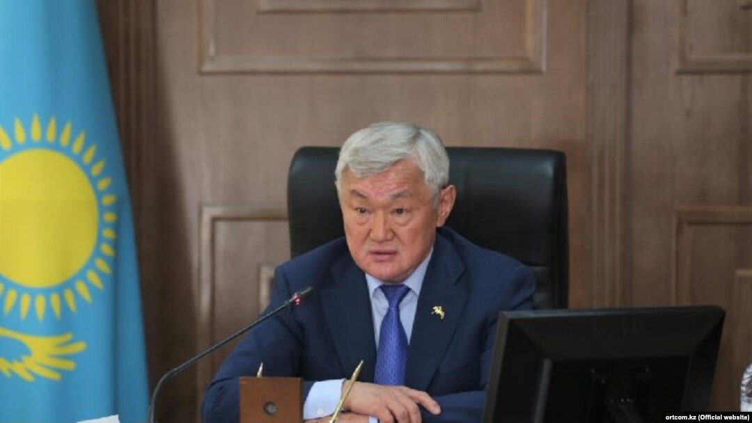 Еңбек және халықты әлеуметтік қорғау министрі Бердібек Сапарбаев. 