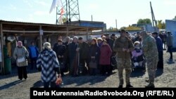 За ООН, за травень 2018 року більше половини переселенців, які перетинали лінію розмежування, робили це, аби отримати чи не втратити пенсію