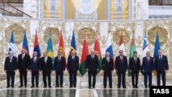 Лідери країн СНД під час саміту в Мінську, 10 жовтня 2014 року