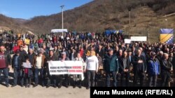 Sa protesta građana protiv izgradnje male hidroelektrane na reci Neretvici, na jugu BiH, 22. februara 2020. 