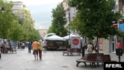 Macedonia, Street Macedona, Skopje, 01Nov2008