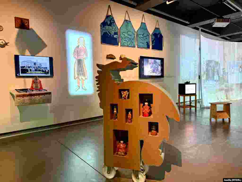 Кытай аҗдаһасы сыны - татарларның Кытайда яшәгән чорына ишарә.