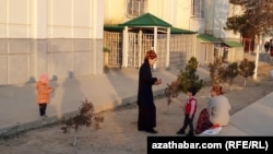 Çagaly eneler. Bezeg suraty