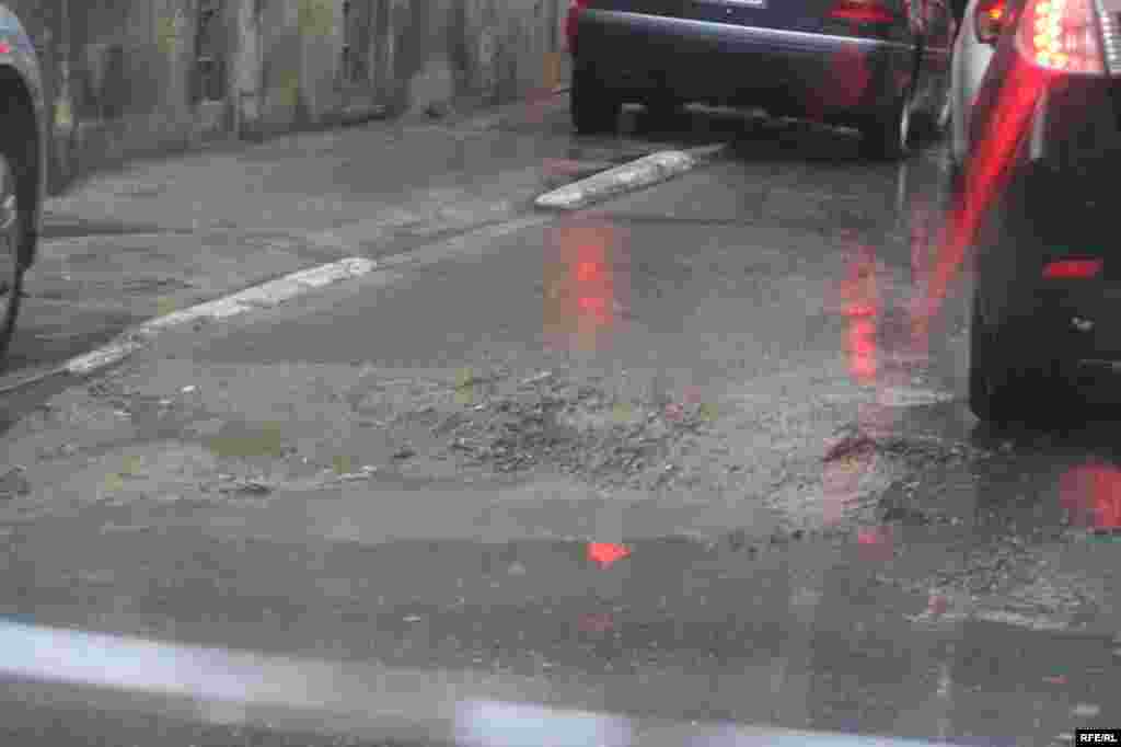 Yağma, yağış, Bakı gözləmir səni... #13