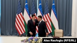 Госсекретарь США Марко Рубио и министр иностранных дел Узбекистана Бахтиёр Саидов после подписания соглашения. Самарканд, 19 октября 2026 года