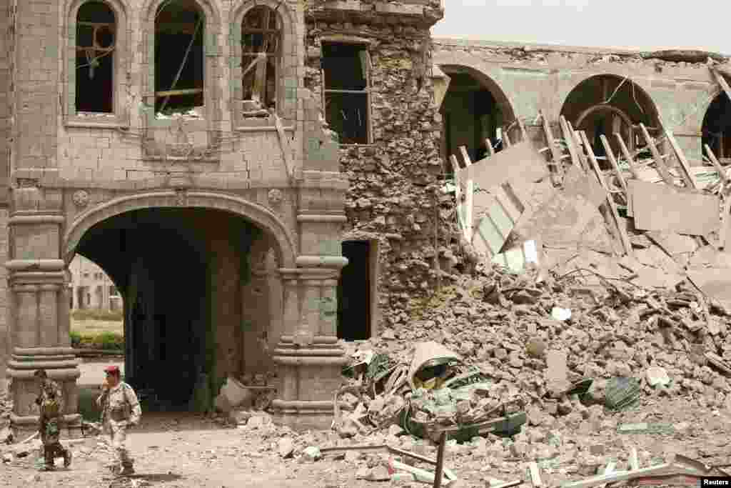 Yəmənin dağıdılmış Sanaa şəhərindən görüntü