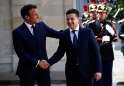 Президент України Володимир Зеленський (праворуч) і президент Франції Емманюель Макрон. Париж, 17 червня 2019 року