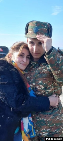 Նազիկ Աբրահամյանը՝ որդու հետ