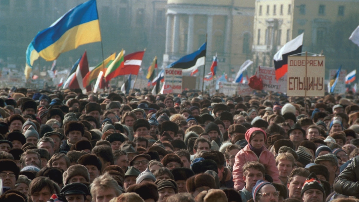 Russian unions. Москва 1991 митинг за Ельцина. Митинг за развал СССР В 1991 году. Ельцин митинг 1991. Митинг за Ельцина 10 марта 1991 года.