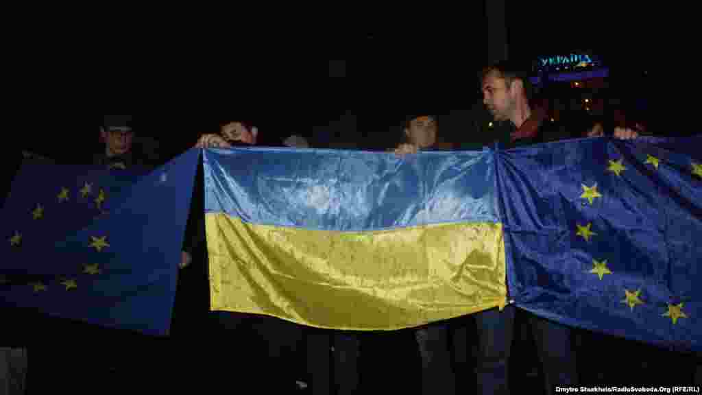 Мітинг у центрі Києва через рішення українського керівництва у питанні угоди з ЄС, 22 листопада 2013 року