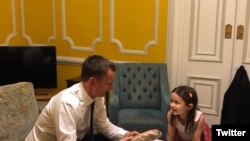 Jeremy Hunt, British foreign secretary, meeting with Gabriella Ratcliff, Nazanin Zaghari's daughter in Tehran-- Nov 2018