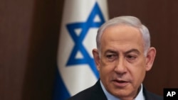 Premierul israelian a fost de acord să-și trimită negociatorii în Egipt și Qatar pentru discuții despre un eventual acord de încetare a focului. 