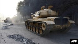 Танки біля президентського палацу в Каїрі