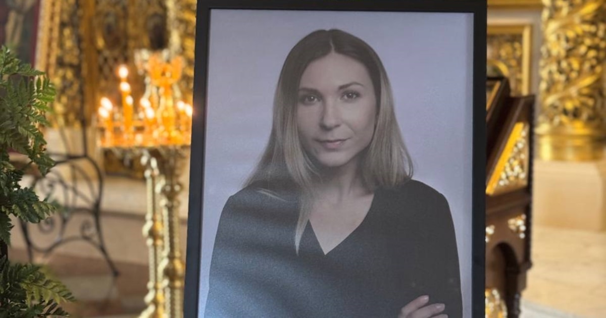 У Києві прощаються із загиблою в полоні РФ журналісткою Рощиною