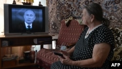 Putinin TV ilə ictimaiyyətlə canlı görüşü