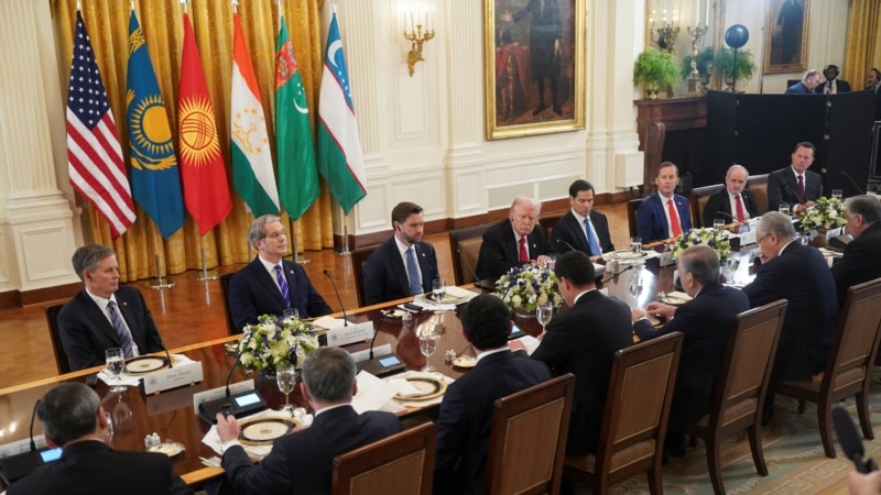 Trump dhe shtetet e Azisë Qendrore arrijnë marrëveshje për mineralet