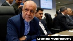 بیژن زنگنه، وزیر نفت ایران، می‌گوید که در دو دهه گذشته، سالانه سه درصد از انتشار گازهای گلخانه‌ای در کشور اجتناب شده است