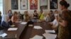 Эльзара Ислямова на встрече представителей проекта «Наши дети» и объединения «Крымская солидарность», 30 июля 2016 года