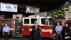 Обама на пожарной станции в Нью-Йорке