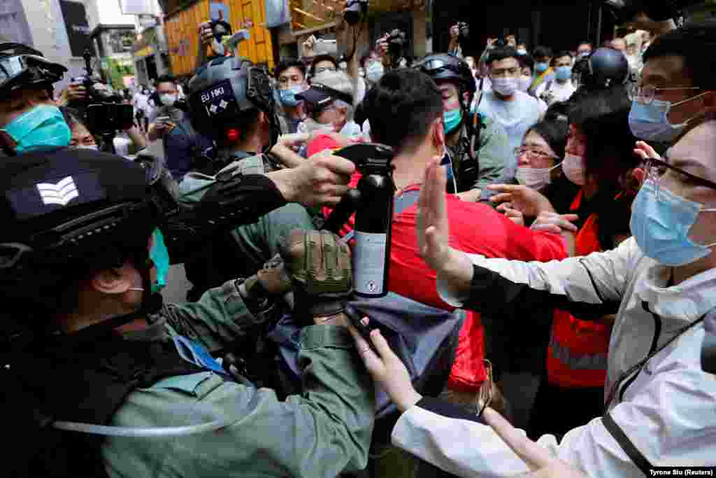 Ciocniri între poliție și protestatarii antiguvernamentali, Hong Kong, 27 mai 2020