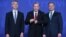 Polşanyň prezidenti Andrzej Duda (sagdan birinji), Türkiýäniň prezidenti Rejep Taýýyp Erdogan (sagdan ikinji) we NATO-nyň baş sekretary Jens Stoltenberg. 8-nnji iýul, 2016 ý.