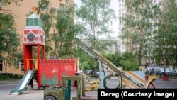 A playground in Reutov, east of Moscow, features a depiction of a Katyusha rocket artillery system.<br><br>The photo is one of several published on June 1 by Russia's <a href="https://bereg.io/feature/2026/06/01/kak-vyglyadit-detstvo-v-rossii-2020-h-militarizm-doshel-dazhe-do-detskih-ploschadok-moskvicham-predlagayut-igrat-v-tanki-i-zenitnye-ustanovki" target="_self" class="wsw__a"><strong>Bereg journalistic collective</strong></a>, which highlights the recent appearance of war-themed playgrounds throughout Russia.<br><br>