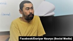 Блогер Данияр Наурыз, которого не выпустили из Казахстана в Россию.