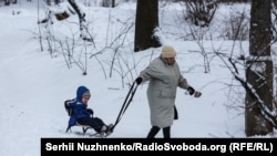 Ukraine -- Snow in Kyiv, 17Jan2018