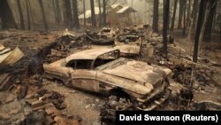 Izgoreni ostaci nakon požara u Kaliforniji