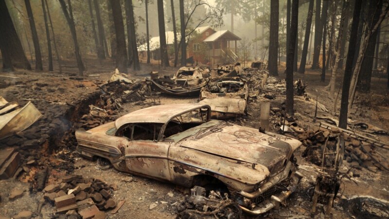 Бајден прогласи состојба на природна катастрофа поради пожарите 