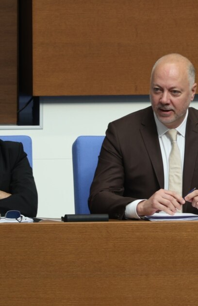 Парламентът отхвърли третия пореден вот на недоверие срещу правителството на