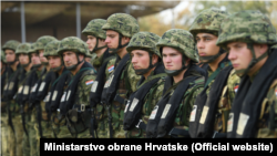 Hrvatska vojska pretražuje planinsko područje gdje se srušio helikopter. (Ilustracija)