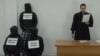 Скриншот сцены веб-сериала "Судья Грэмм" (YouTube-канал "Судья Грэмм"). Карим Ямадаев — справа в мантии судьи 