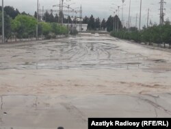 Aşgabat ýagyşdan soň. 19-njy aprel, 2019 ý.