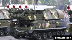 
Установка «Бук» під час військового параду з нагоди 25-ї річниці незалежності України, Київ, 24 серпня 2016 року

