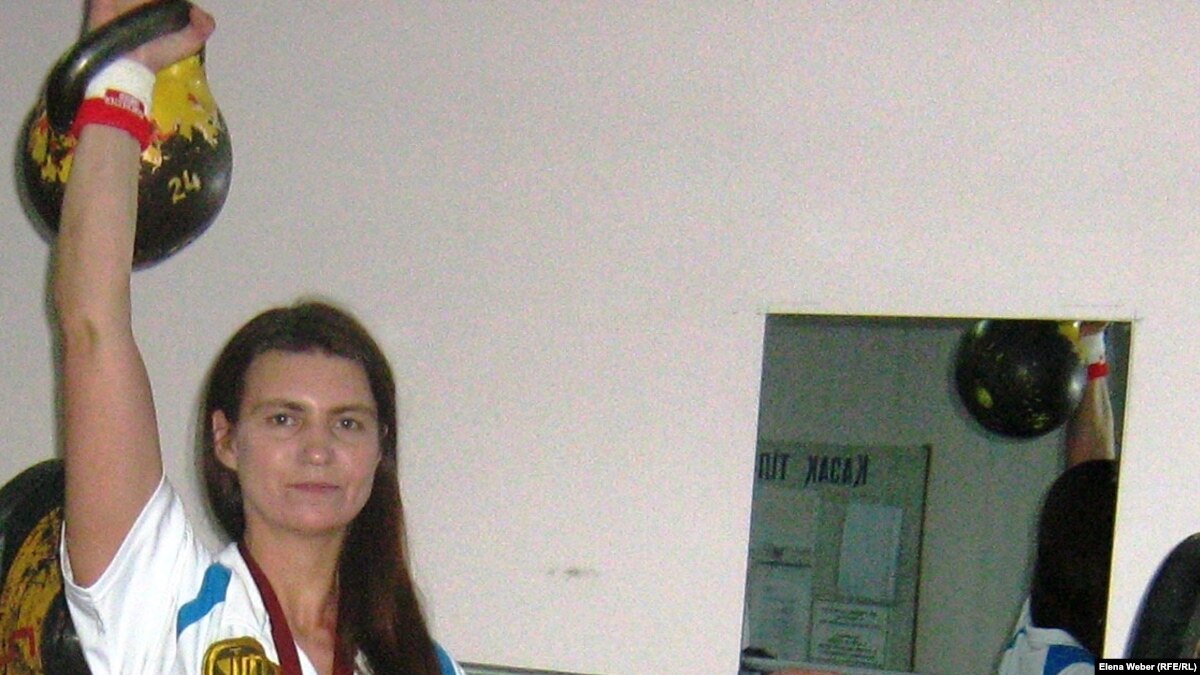 Девушка дрочит и сквиртить Девушка дрочит и сквиртить