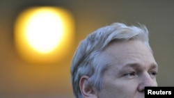Основатель WikiLeaks Джулиан Эссанж, за которого мстили хакеры 
